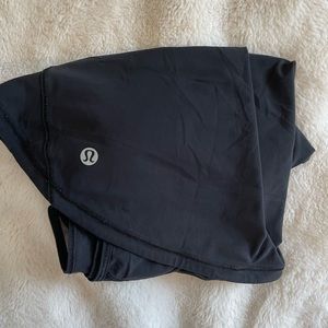 Lulu lemon tank top: size 8!🖤